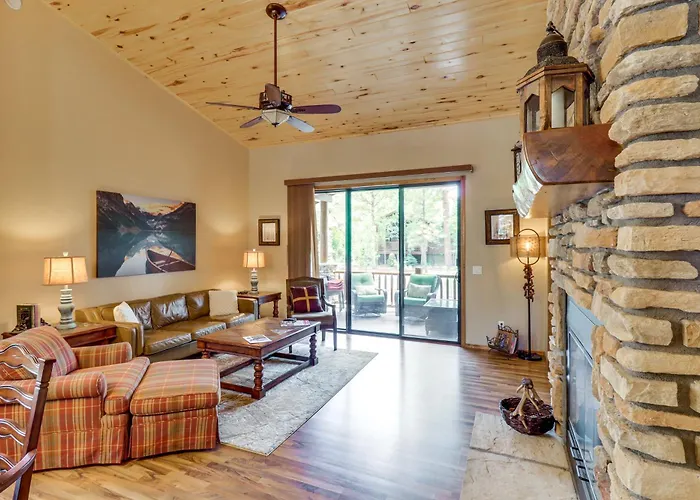 4 Miles To Lake: Retreat W/ 2 Decks! Holiday home *