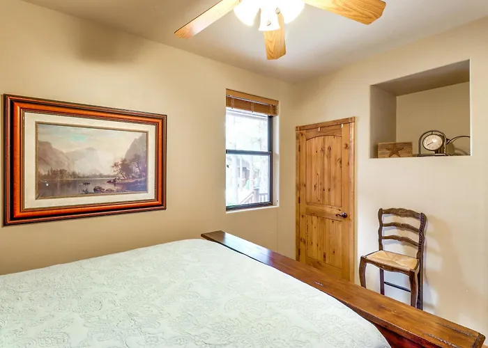 4 Miles To Lake: Retreat W/ 2 Decks! Holiday home