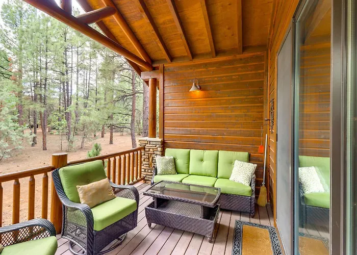 Holiday home 4 Miles To Lake: Retreat W/ 2 Decks!