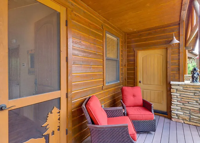 4 Miles To Lake: Retreat W/ 2 Decks!