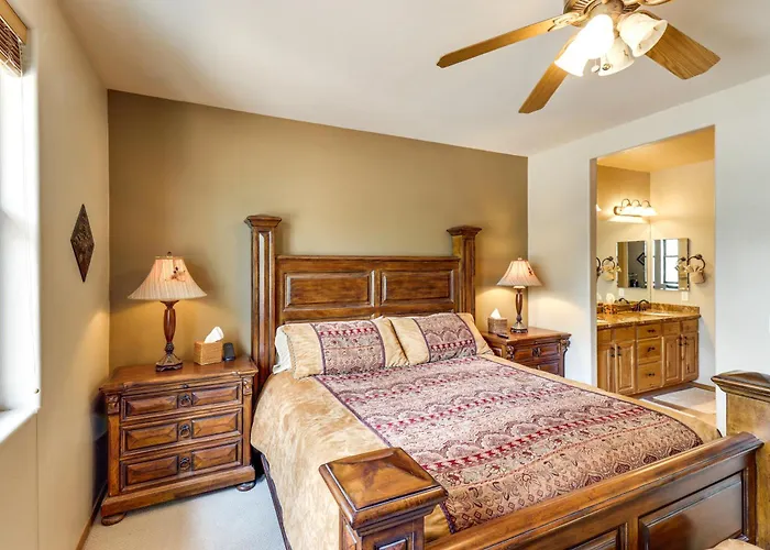 4 Miles To Lake: Retreat W/ 2 Decks! Holiday home *